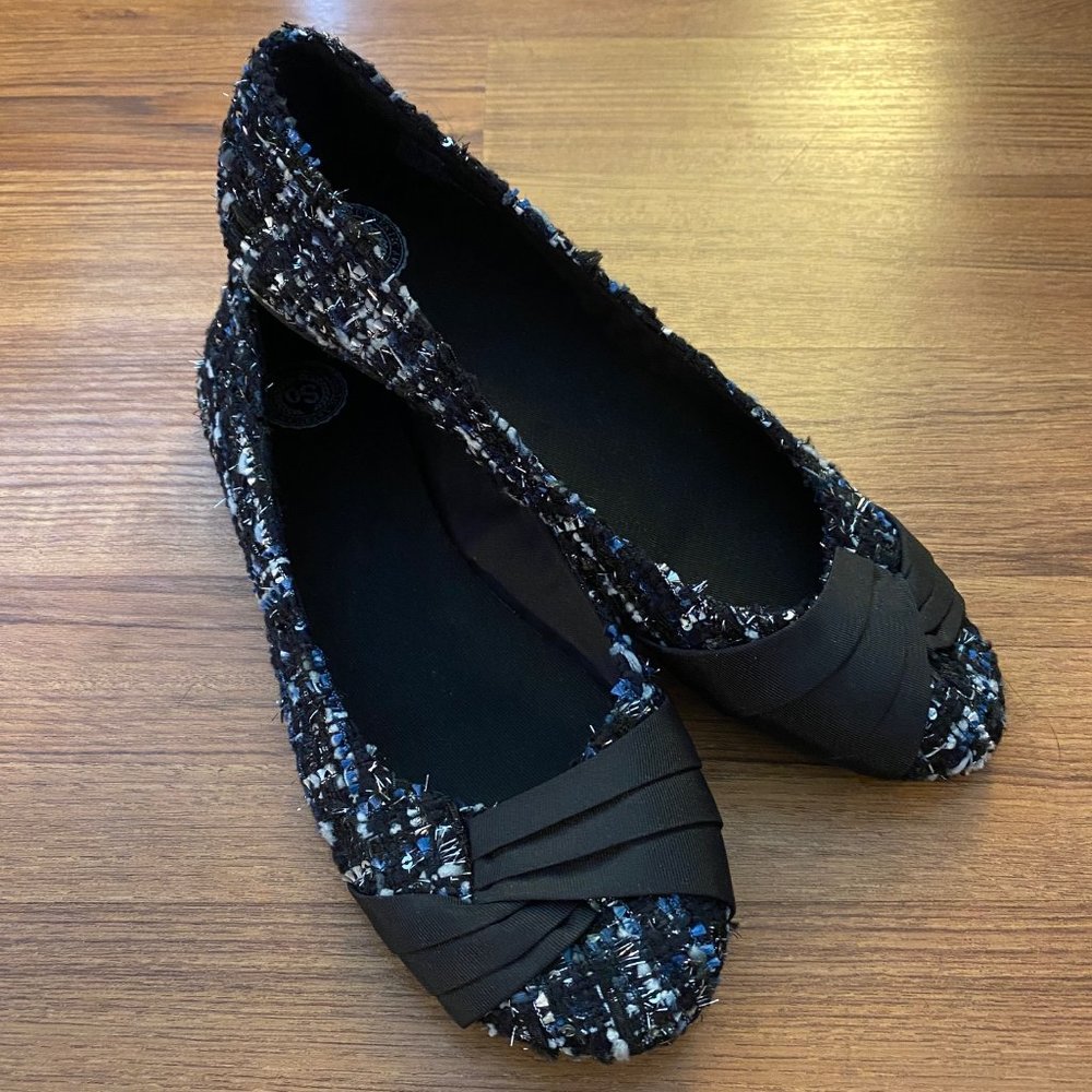 SO Metallic Black, White, & Blue Tweed Flats - Size: 9